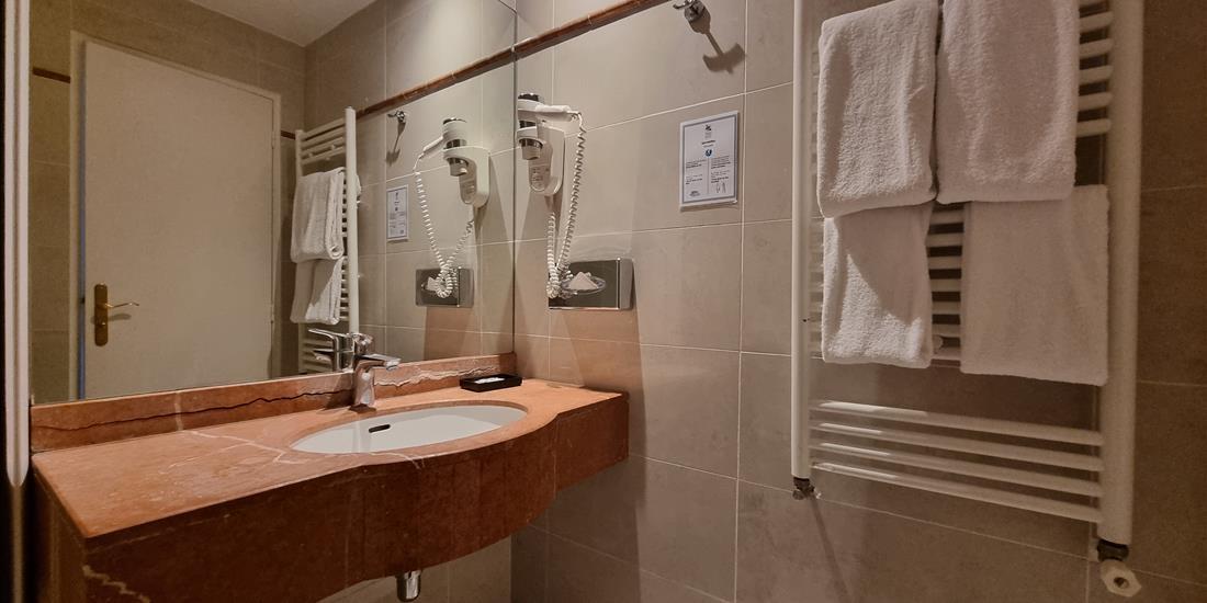 Chambre Supérieure Double & Twin